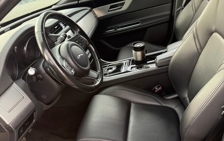 Jaguar XF II, 2018 год, 1 800 000 рублей, 23 фотография