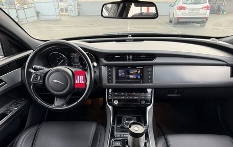 Jaguar XF II, 2018 год, 1 800 000 рублей, 19 фотография