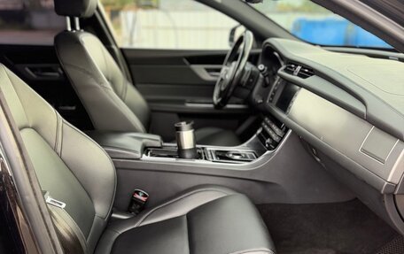 Jaguar XF II, 2018 год, 1 800 000 рублей, 30 фотография