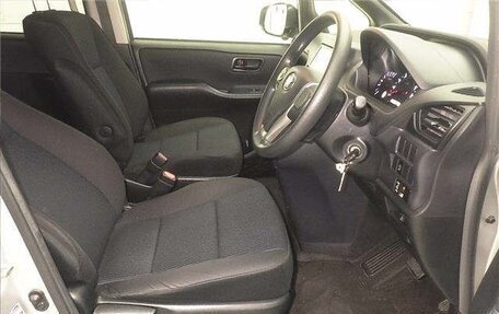 Toyota Voxy III, 2014 год, 1 524 000 рублей, 5 фотография