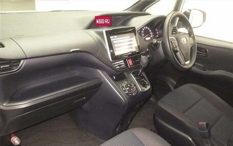 Toyota Voxy III, 2014 год, 1 524 000 рублей, 4 фотография
