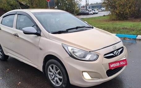 Hyundai Solaris II рестайлинг, 2012 год, 245 000 рублей, 2 фотография