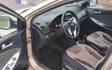 Hyundai Solaris II рестайлинг, 2012 год, 245 000 рублей, 9 фотография