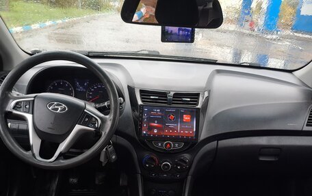 Hyundai Solaris II рестайлинг, 2012 год, 245 000 рублей, 11 фотография