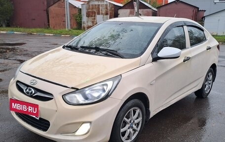 Hyundai Solaris II рестайлинг, 2012 год, 245 000 рублей, 8 фотография
