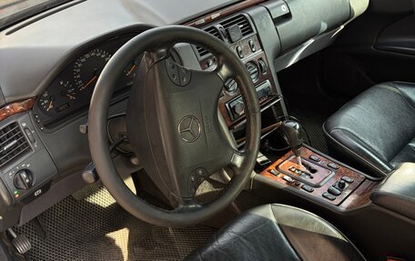 Mercedes-Benz E-Класс, 2000 год, 310 000 рублей, 5 фотография