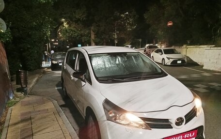 Toyota Verso I, 2013 год, 1 600 000 рублей, 2 фотография