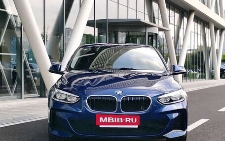 BMW 1 серия, 2022 год, 1 500 000 рублей, 5 фотография