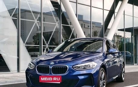 BMW 1 серия, 2022 год, 1 500 000 рублей, 3 фотография