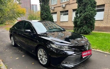 Toyota Camry, 2019 год, 2 370 000 рублей, 1 фотография