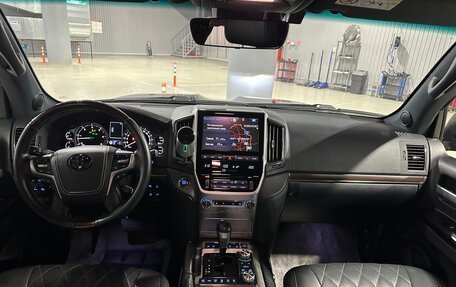 Toyota Land Cruiser 200, 2016 год, 6 800 000 рублей, 8 фотография