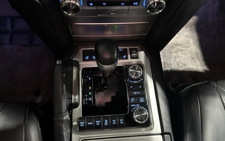 Toyota Land Cruiser 200, 2016 год, 6 800 000 рублей, 10 фотография