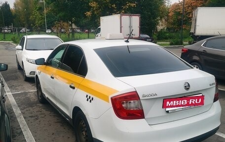 Skoda Rapid I, 2016 год, 290 000 рублей, 2 фотография