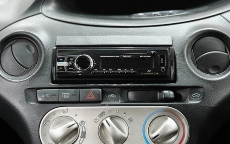 Toyota Vitz, 2003 год, 349 000 рублей, 24 фотография