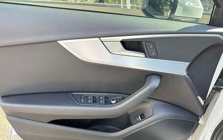 Audi A4, 2023 год, 2 340 000 рублей, 13 фотография