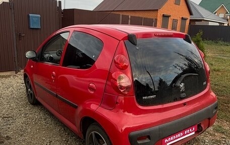 Peugeot 107 I рестайлинг, 2011 год, 450 000 рублей, 4 фотография