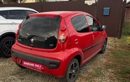 Peugeot 107 I рестайлинг, 2011 год, 450 000 рублей, 3 фотография