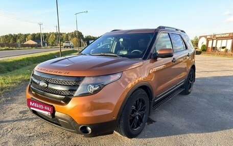 Ford Explorer VI, 2013 год, 1 950 000 рублей, 3 фотография
