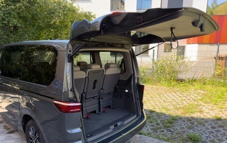 Volkswagen Multivan, 2023 год, 5 050 000 рублей, 12 фотография