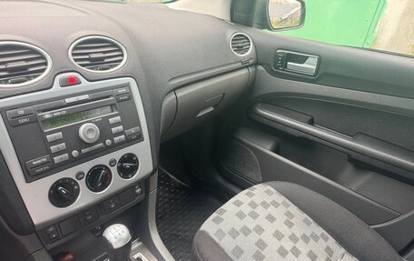 Ford Focus II рестайлинг, 2005 год, 293 000 рублей, 16 фотография