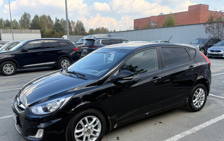 Hyundai Solaris II рестайлинг, 2012 год, 730 000 рублей, 1 фотография