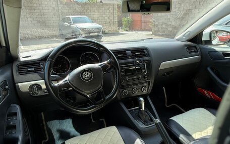 Volkswagen Jetta VI, 2015 год, 750 000 рублей, 11 фотография