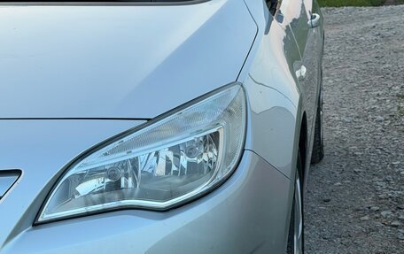Opel Astra J, 2011 год, 550 000 рублей, 2 фотография