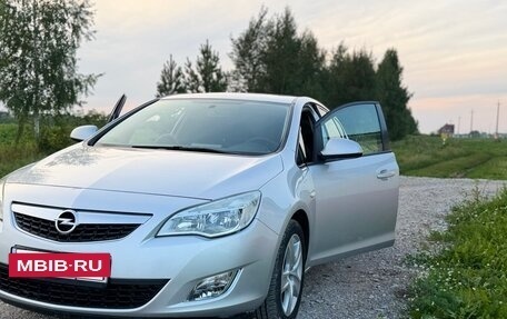 Opel Astra J, 2011 год, 550 000 рублей, 4 фотография