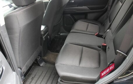 Mitsubishi Outlander III рестайлинг 3, 2013 год, 1 295 000 рублей, 9 фотография