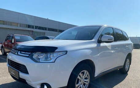 Mitsubishi Outlander III рестайлинг 3, 2012 год, 850 000 рублей, 2 фотография