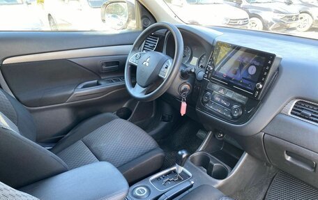 Mitsubishi Outlander III рестайлинг 3, 2012 год, 850 000 рублей, 10 фотография