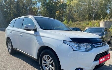 Mitsubishi Outlander III рестайлинг 3, 2012 год, 850 000 рублей, 4 фотография