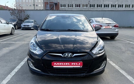 Hyundai Solaris II рестайлинг, 2012 год, 730 000 рублей, 5 фотография