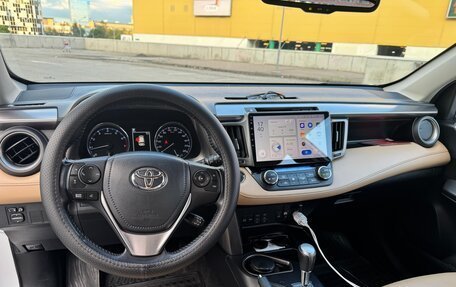 Toyota RAV4, 2018 год, 2 700 000 рублей, 12 фотография