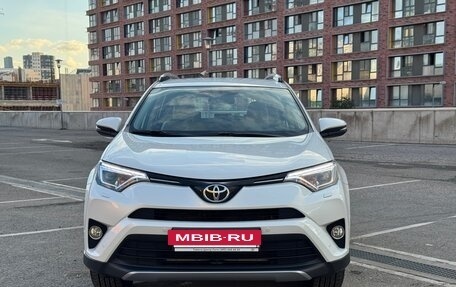 Toyota RAV4, 2018 год, 2 700 000 рублей, 3 фотография