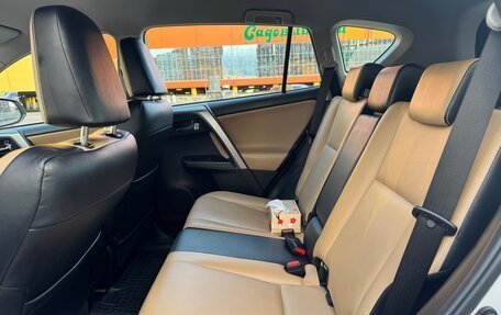 Toyota RAV4, 2018 год, 2 700 000 рублей, 17 фотография