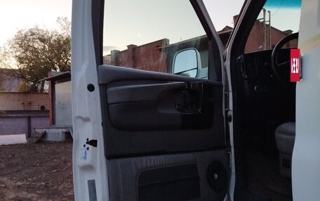 Chevrolet Express II, 2008 год, 2 800 000 рублей, 17 фотография