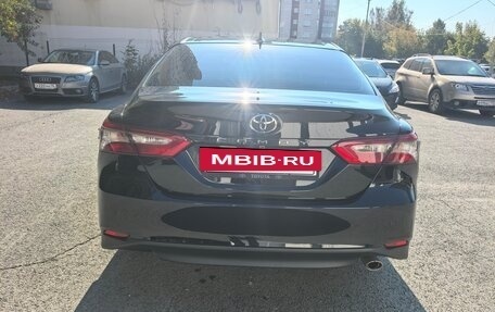 Toyota Camry, 2021 год, 2 850 000 рублей, 4 фотография