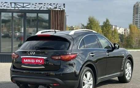 Infiniti QX70, 2014 год, 2 100 000 рублей, 6 фотография