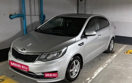 KIA Rio III рестайлинг, 2015 год, 900 000 рублей, 4 фотография