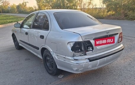 Nissan Almera, 2002 год, 175 000 рублей, 3 фотография