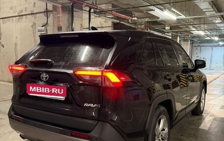 Toyota RAV4, 2021 год, 2 979 000 рублей, 3 фотография