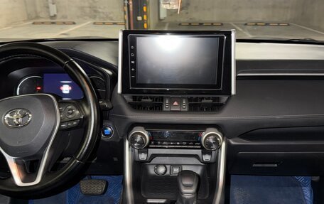 Toyota RAV4, 2021 год, 2 979 000 рублей, 9 фотография