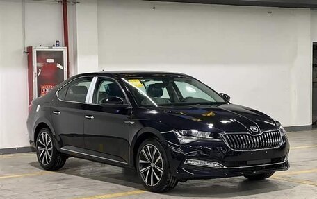 Skoda Superb III рестайлинг, 2025 год, 4 381 766 рублей, 3 фотография