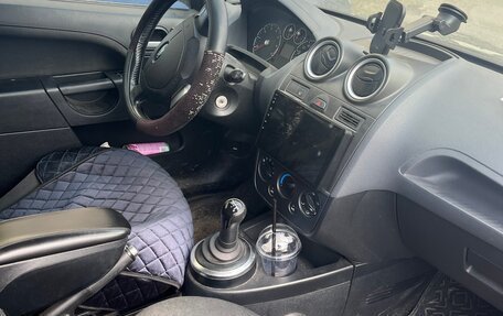 Ford Fiesta, 2006 год, 290 000 рублей, 5 фотография