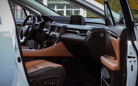 Lexus RX IV рестайлинг, 2016 год, 3 850 000 рублей, 12 фотография