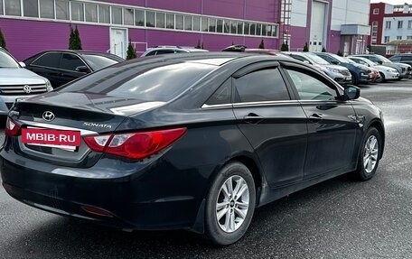 Hyundai Sonata VI, 2011 год, 825 000 рублей, 3 фотография