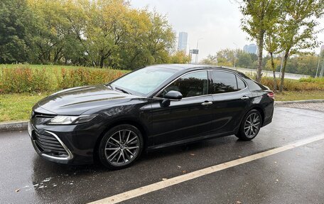 Toyota Camry, 2023 год, 3 150 000 рублей, 2 фотография