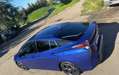 Toyota Prius IV XW50, 2016 год, 1 700 000 рублей, 2 фотография