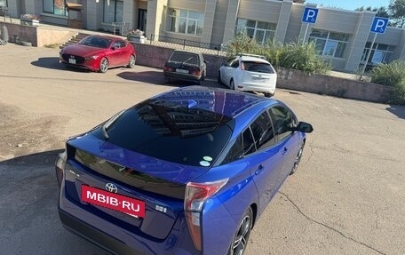 Toyota Prius IV XW50, 2016 год, 1 700 000 рублей, 14 фотография